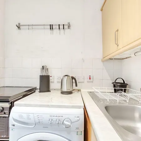 דירה Quiet Two Bed Near City Centre & Haymarket! אדינבורו