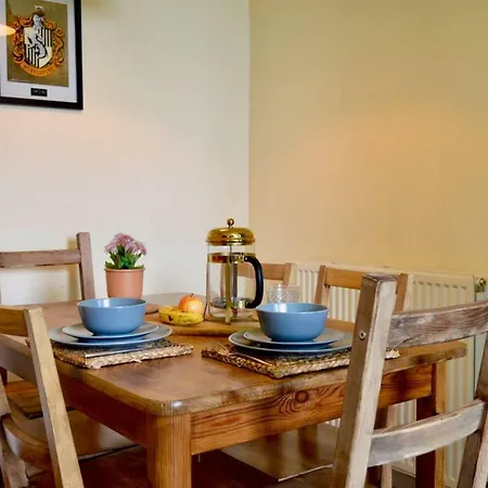 Charismatic 3 Bedroom Flat With Harry Potter Themes *