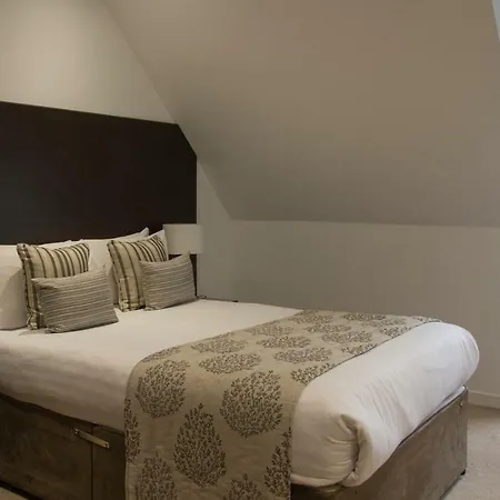 Fountain Court - Grove 4*