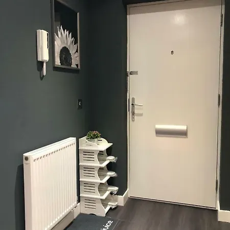 Annie's Hut Apartment