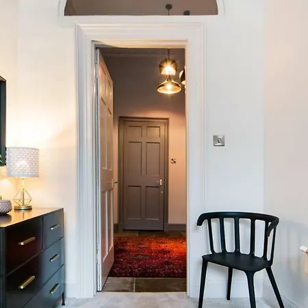 Altido Gorgeous Georgian House In The Heart Of New Town 아파트 *