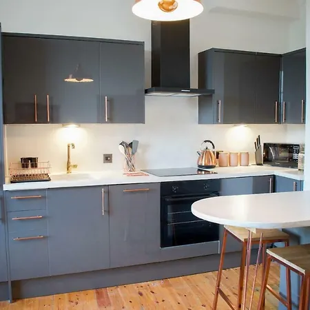 Stunning 1 Bed In Heart Of Stockbridge!