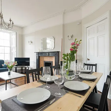 Charming & Traditional 3br Georgian Edinburgh