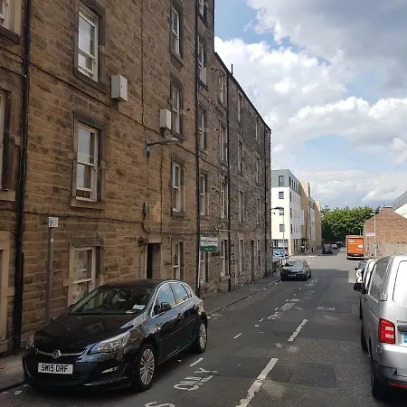 Modern Broughton - Walk To Centre And St Quarter דירה אדינבורו