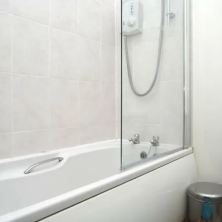 Grindlay Street Residence, 2 Bedroom, 2 Bathroom Close To Castle Edinburgh