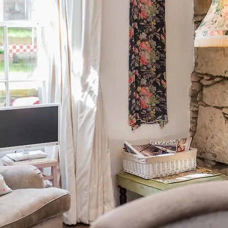 Vintage Apt, Pvt Garden, Wifi, New Town Apartamento *