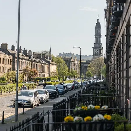 Vintage Apt, Pvt Garden, Wifi, New Town Apartamento *