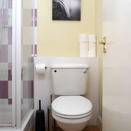 Grindlay Street Residence, 2 Bedroom, 2 Bathroom Close To Castle Edinburgh