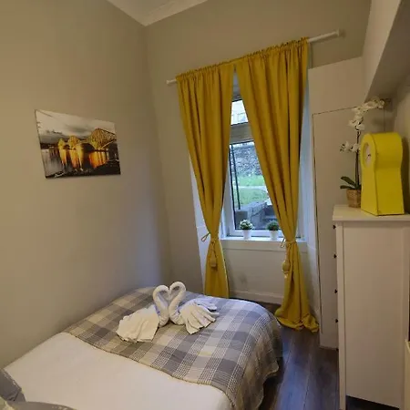 Slateford House Ground Floor Main Door