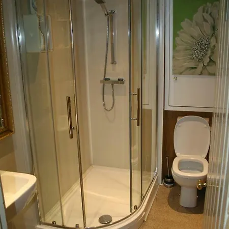 Edinb&b Guest house *