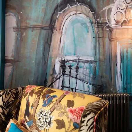 The Jeffrey Street Retreat Apartment Edinburgh