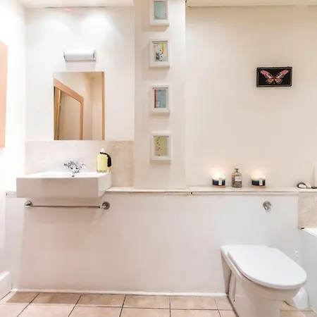 Grand & Spacious With Wifi 公寓 爱丁堡