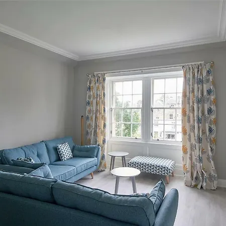 Apartment Modern And Bright Nearby City Centre! Edinburgh