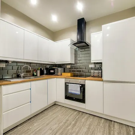 דירה Leith Links Luxury Central ✰ Sleeps 6 אדינבורו