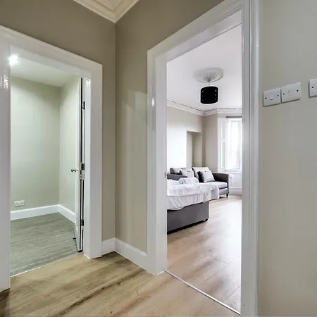 Leith Links Luxury Central ✰ Sleeps 6 דירה