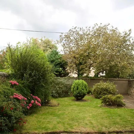 Victorian 3 Bedroom With Free Parking And Private Garden *