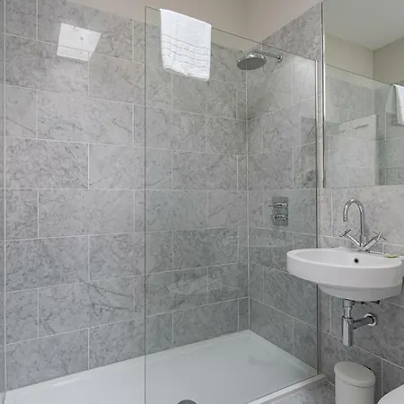 Apartment Charming & Traditional 3br Georgian Edinburgh