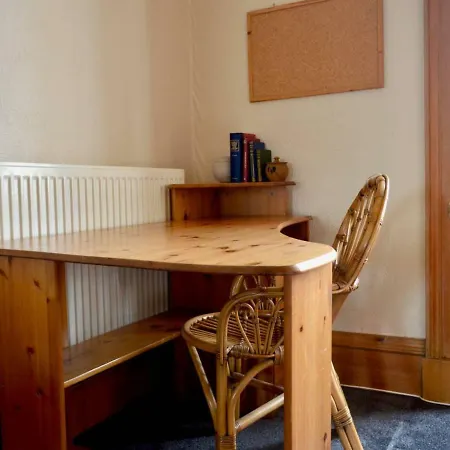 Charismatic 3 Bedroom Flat With Harry Potter Themes *
