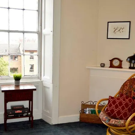 Charismatic 3 Bedroom Flat With Harry Potter Themes