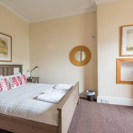 Apartament 3 Bed Overlooking Meadows Park