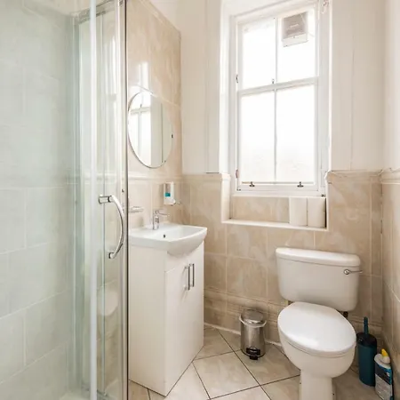 3 Bed Overlooking Meadows Park * Edynburg