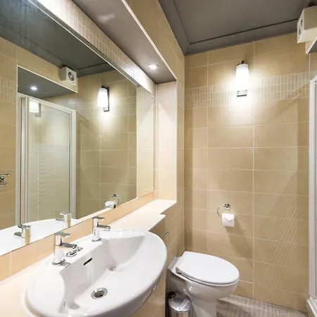 Fountain Court - Grove