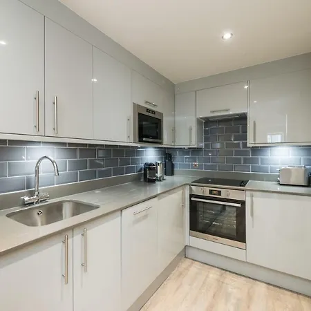 Fountain Court - Grove 4*