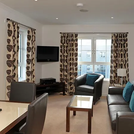 Fountain Court - Grove Apartahotel