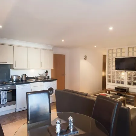 Fountain Court - Grove 4*