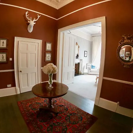 Escape To @ Albyn Place Appartement *