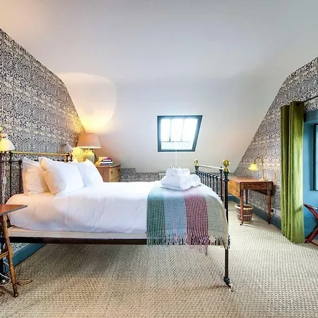 Altido Rock House: Historic Gem - Heart Of The