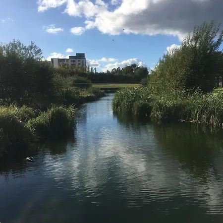 Waterfront Park Homestay * Edinburgh