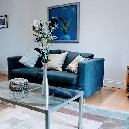 Apartment 2 Bedroom Penthouse On Royal Mile