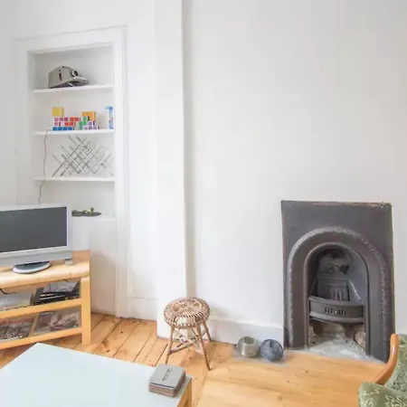 2 Bedroom Flat Near Centre Apartamento
