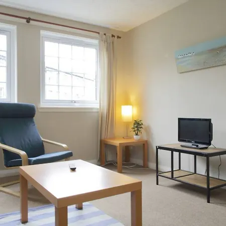 Apartament 1 Bedroom By The Meadows Sleeps 2