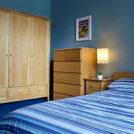 2 Bedroom Flat In Stockton *