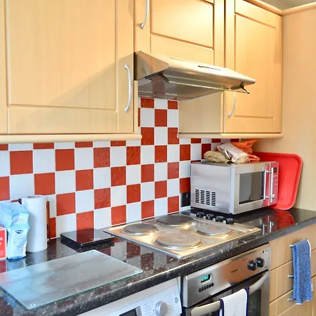 One Bedroom Flat With Box In *
