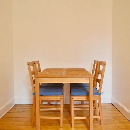 One Bedroom Flat With Box In 公寓 *