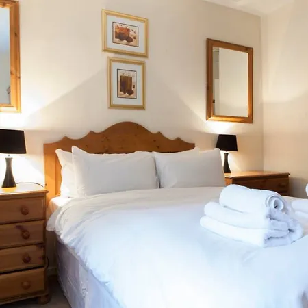 1 Bedroom Flat In The Centre *