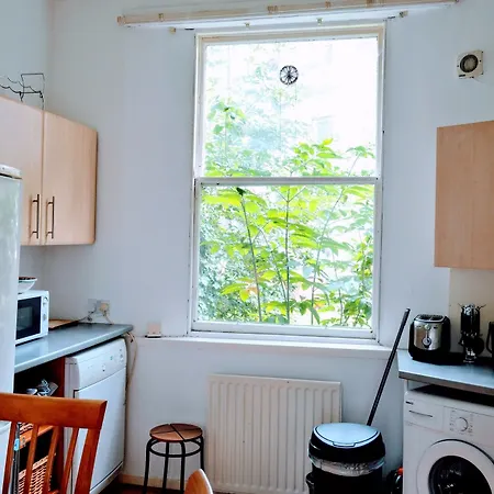 1 Bedroom Open Plan Apartment, Accommodates 4 * Edimburgo