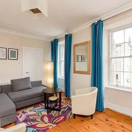 Silver Lining - Mile Apartment Edinburgh