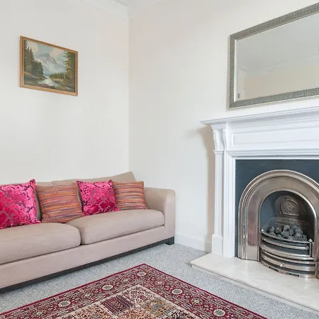 Canonmills Apartment