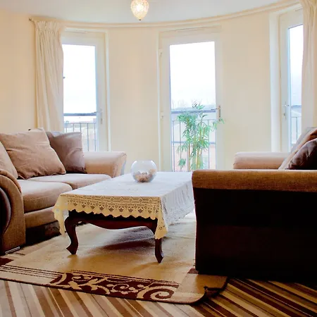 2 Bedroom Leith Sleeps 4 Edinburgh