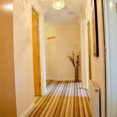 2 Bedroom Leith Sleeps 4 Edinburgh