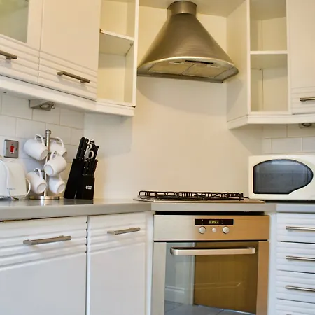 Apartment 2 Bedroom Leith Sleeps 4