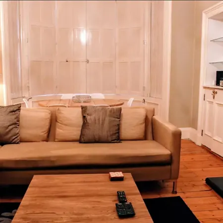 2 Bedroom, 2 Bathroom In New Town Апартаменты