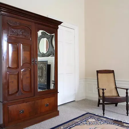 Апартаменты 3 Bedroom Flat In Centre