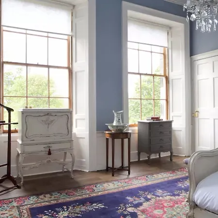 Апартаменты 3 Bedroom Flat In Centre