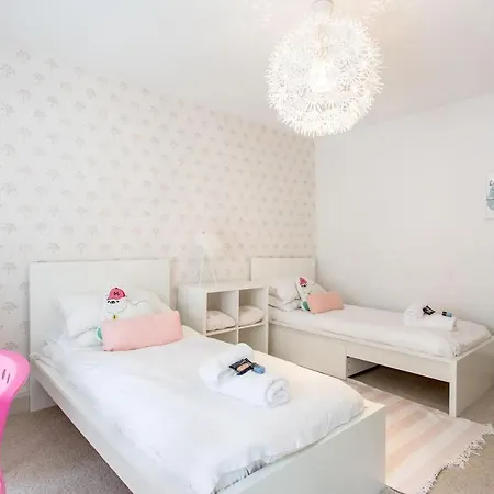 Northumberland Place - Gorgeous 3 Bed Mews House In Central