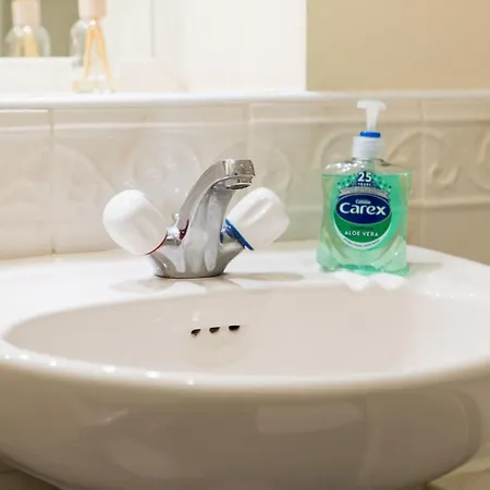 Central & Stylish 3 Bedroom, 2 Bath, Free Parking